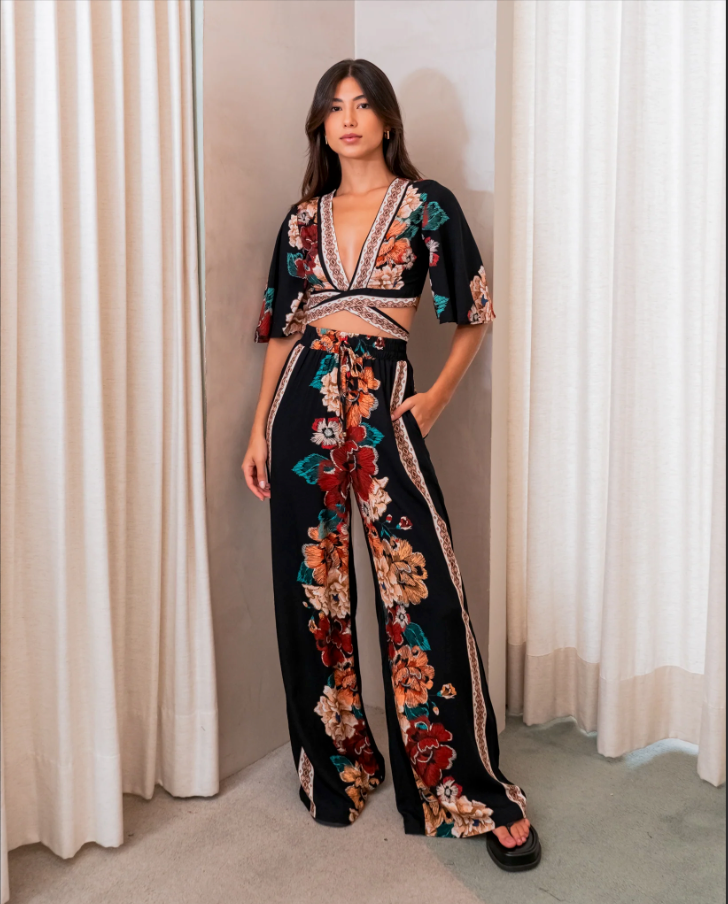 Calça Pantalona Estampa Floral Bordado