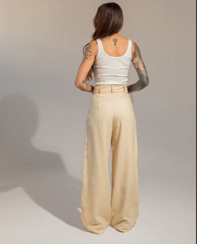 Calça Alfaiataria Botão Olga Areia